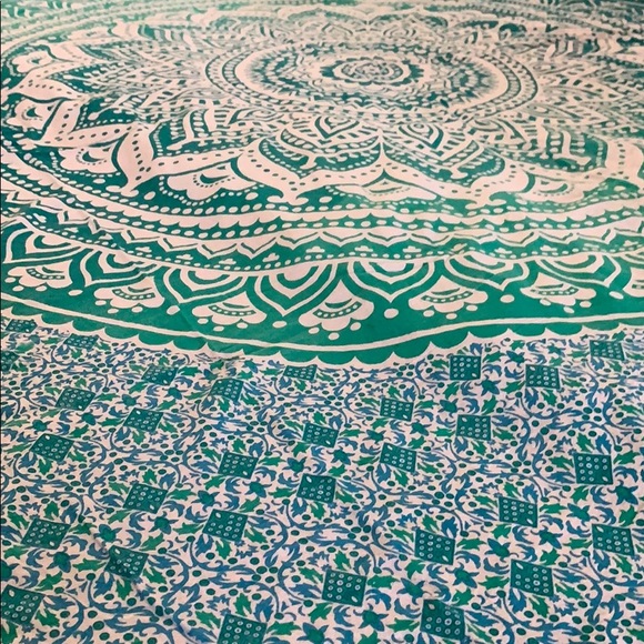 Beautiful Mandala sheet wall hanging 84 x 76 inch - Picture 6 of 7